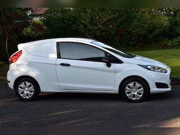 Used Ford Fiesta 2017 for sale - 78350122: Photo