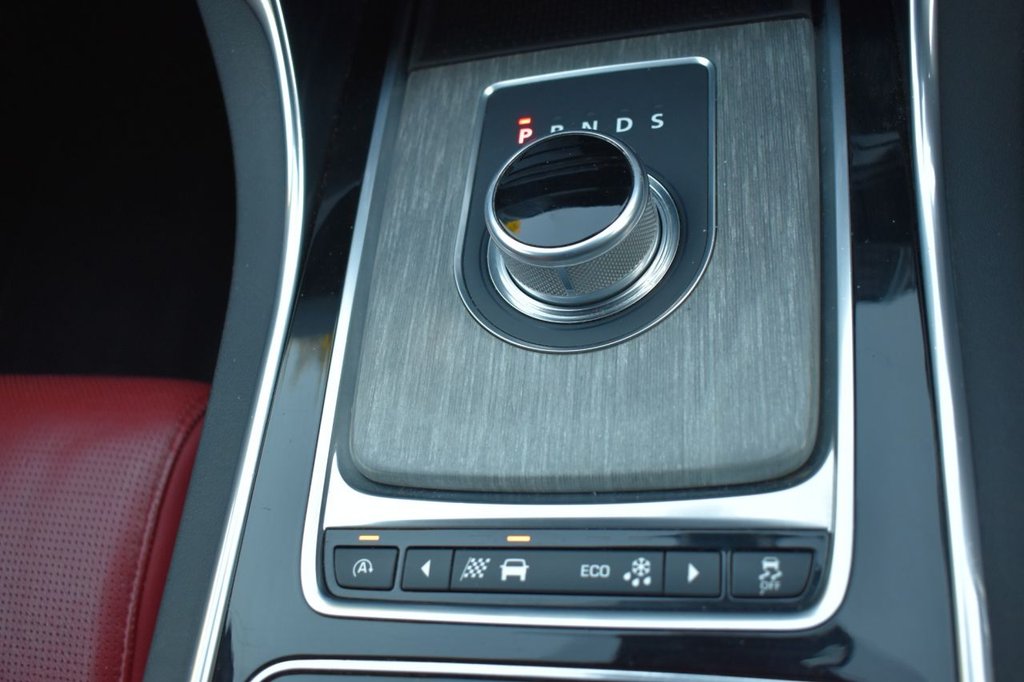 Used Jaguar XE 2015 for sale - 76840795: Photo 14