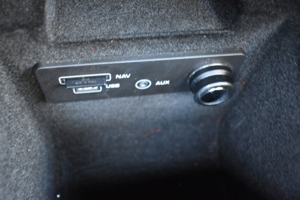 Used Jaguar XE 2015 for sale - 76840795: Photo 16