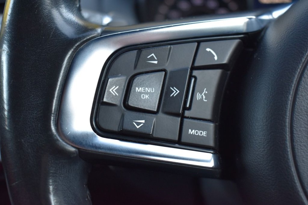 Used Jaguar XE 2015 for sale - 76840795: Photo 17