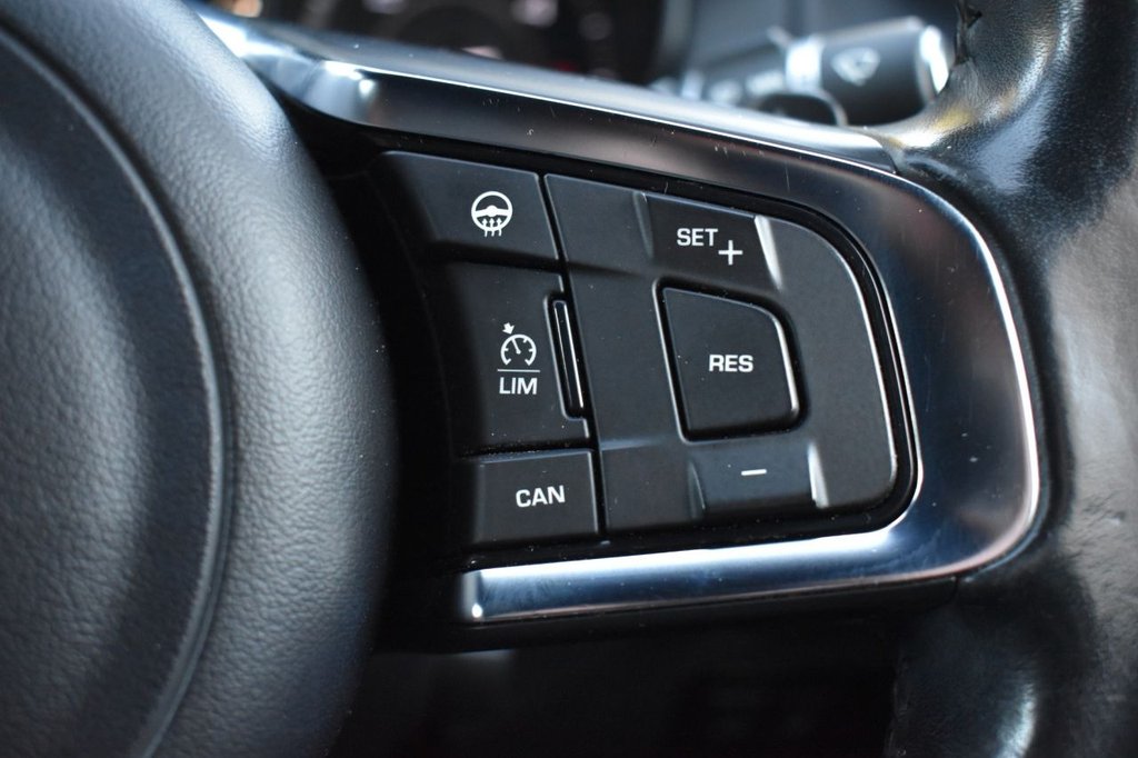 Used Jaguar XE 2015 for sale - 76840795: Photo 18