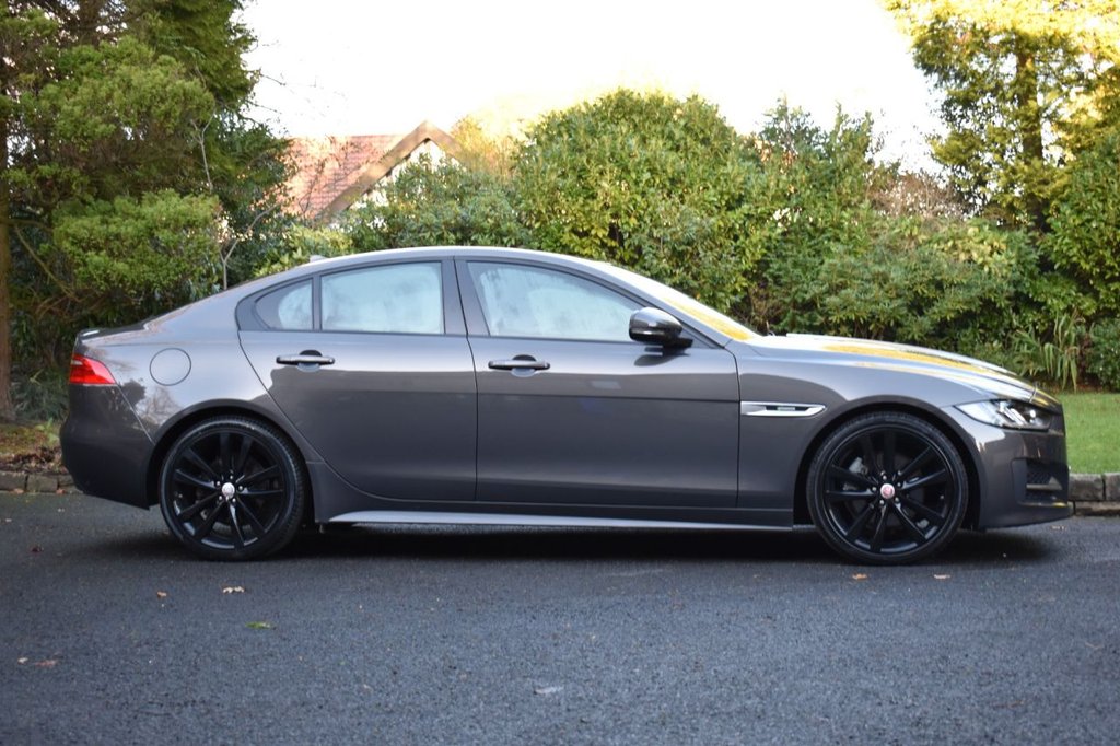 Used Jaguar XE 2015 for sale - 76840795: Photo 2