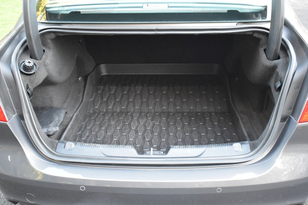 Used Jaguar XE 2015 for sale - 76840795: Photo 23