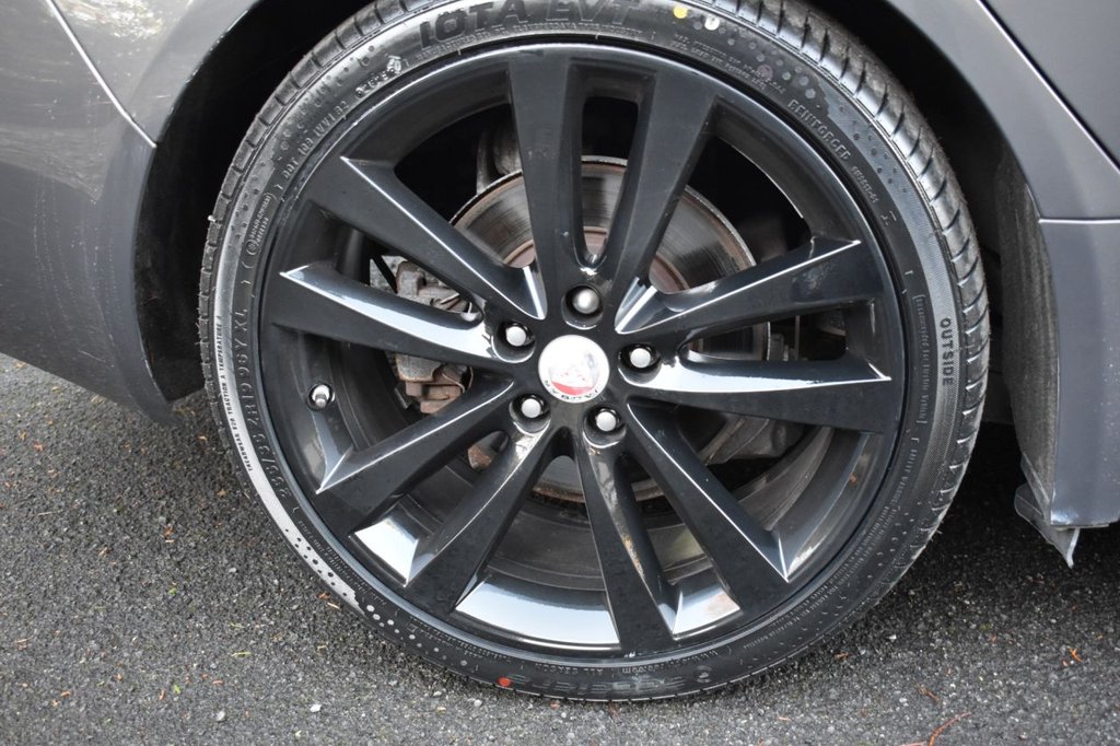 Used Jaguar XE 2015 for sale - 76840795: Photo 32