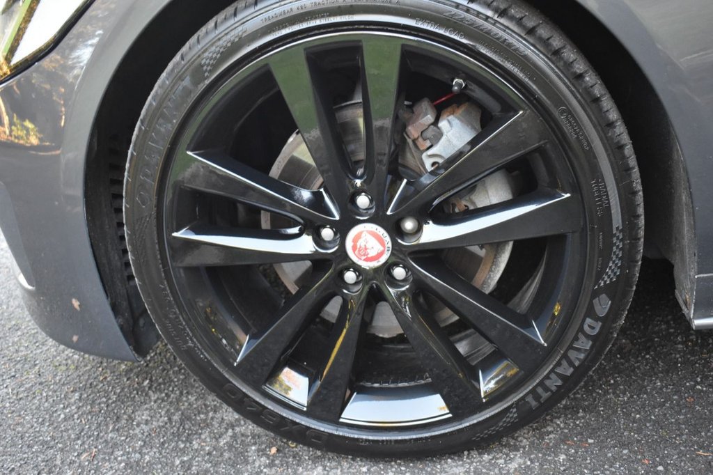 Used Jaguar XE 2015 for sale - 76840795: Photo 34