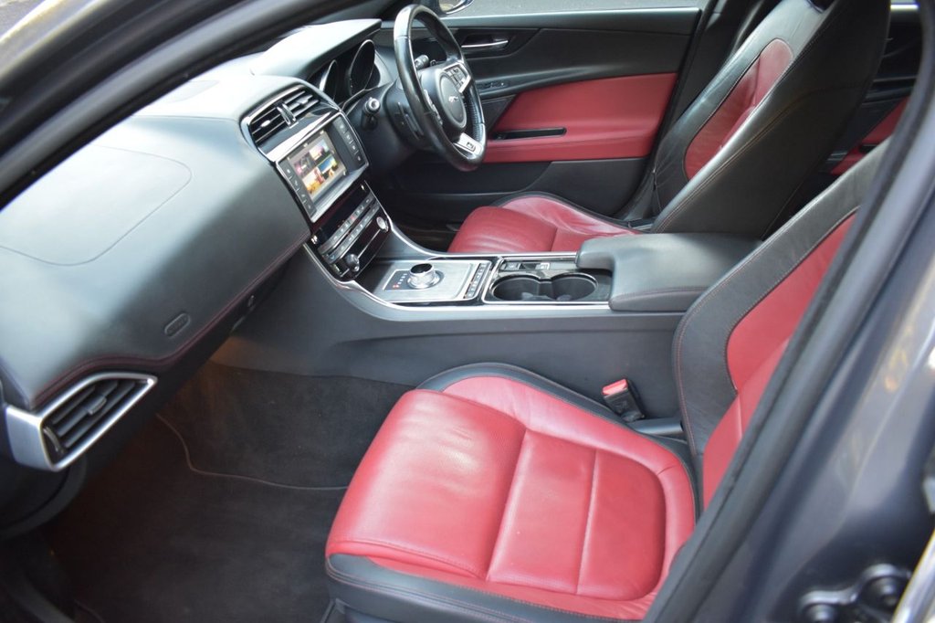 Used Jaguar XE 2015 for sale - 76840795: Photo 8