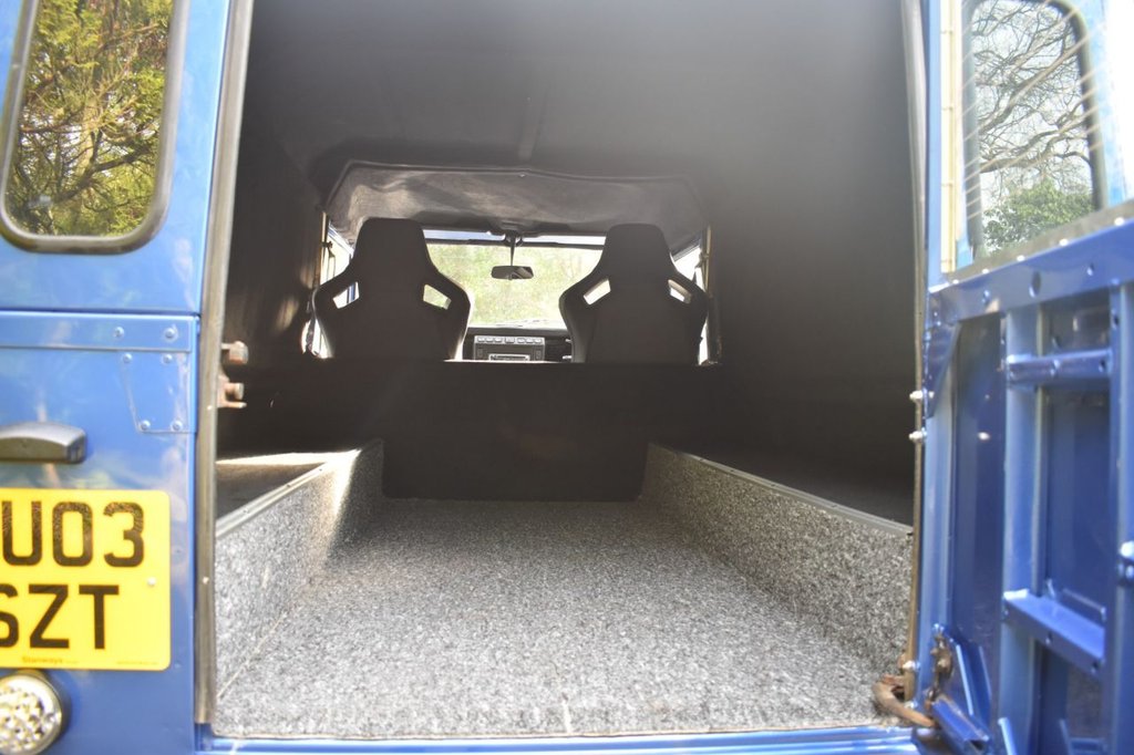 Used Land Rover Defender 2003 for sale - 76923426: Photo 11