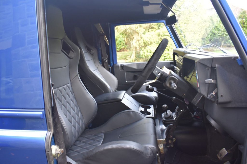 Used Land Rover Defender 2003 for sale - 76923426: Photo 13