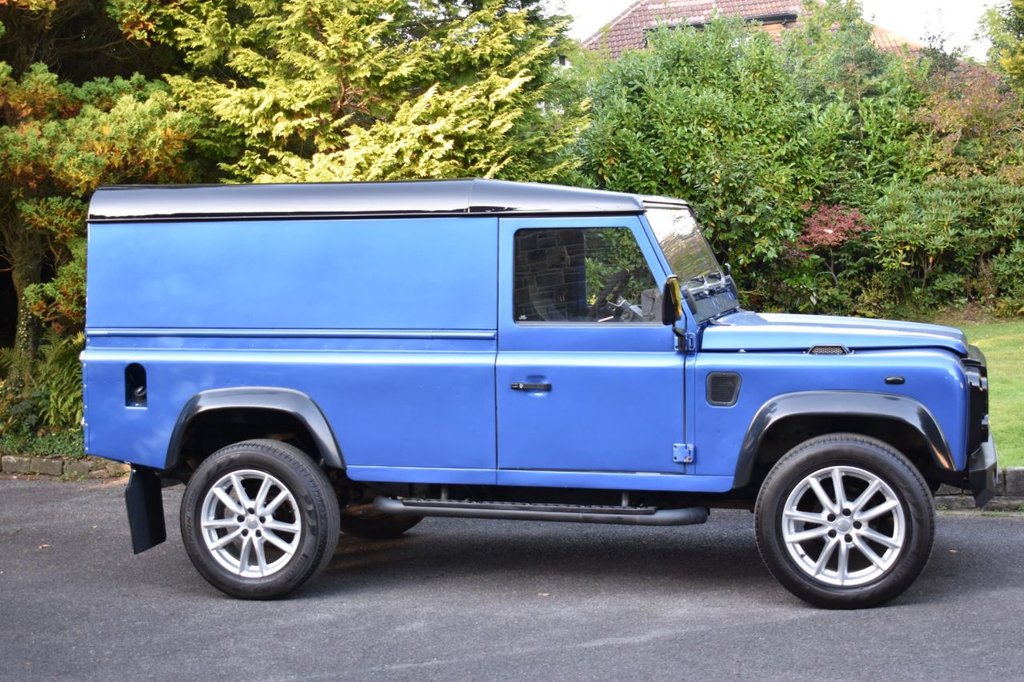 Used Land Rover Defender 2003 for sale - 76923426: Photo 2