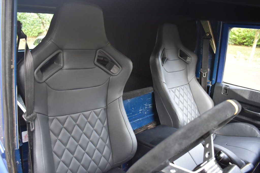 Used Land Rover Defender 2003 for sale - 76923426: Photo 6