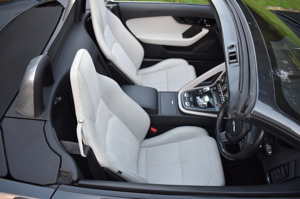 Used Jaguar F-Type 2019 for sale - 76923500: Photo 14