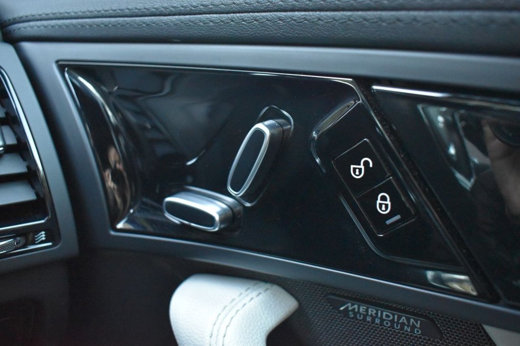 Used Jaguar F-Type 2019 for sale - 76923500: Photo 16