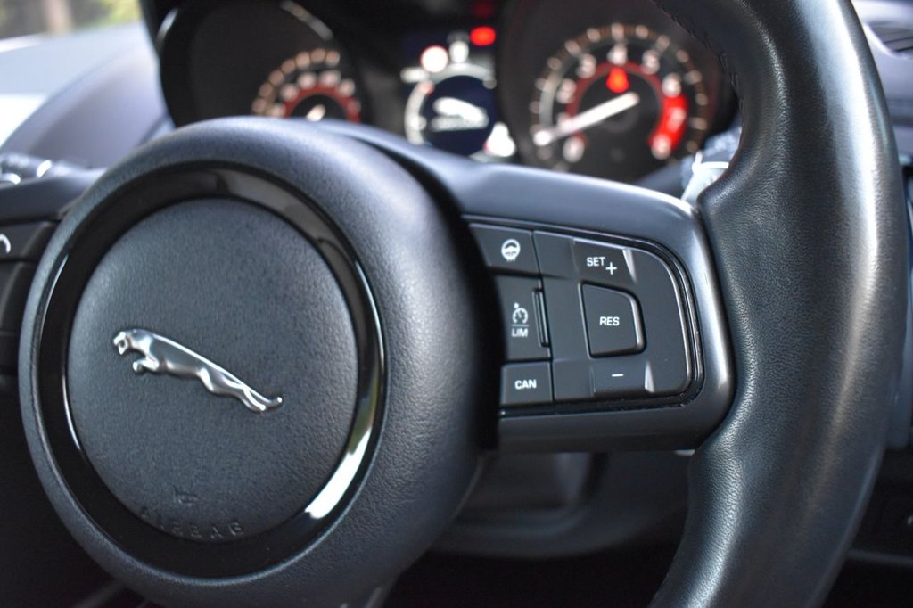 Used Jaguar F-Type 2019 for sale - 76923500: Photo 17