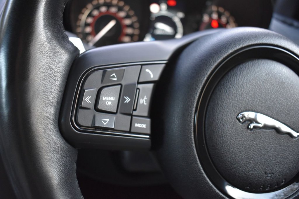 Used Jaguar F-Type 2019 for sale - 76923500: Photo 18