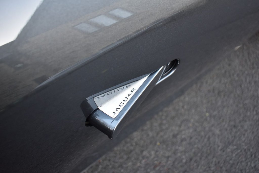 Used Jaguar F-Type 2019 for sale - 76923500: Photo 28