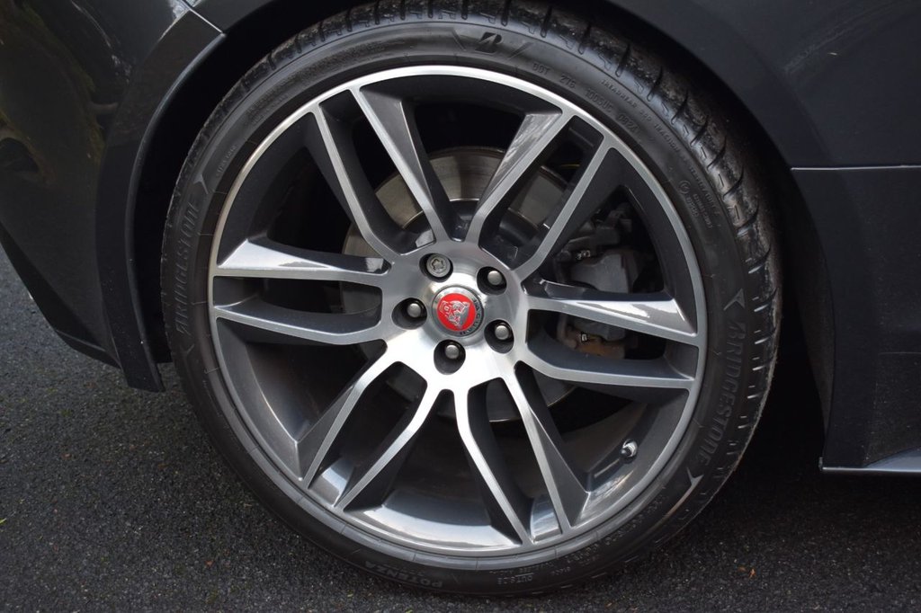 Used Jaguar F-Type 2019 for sale - 76923500: Photo 31