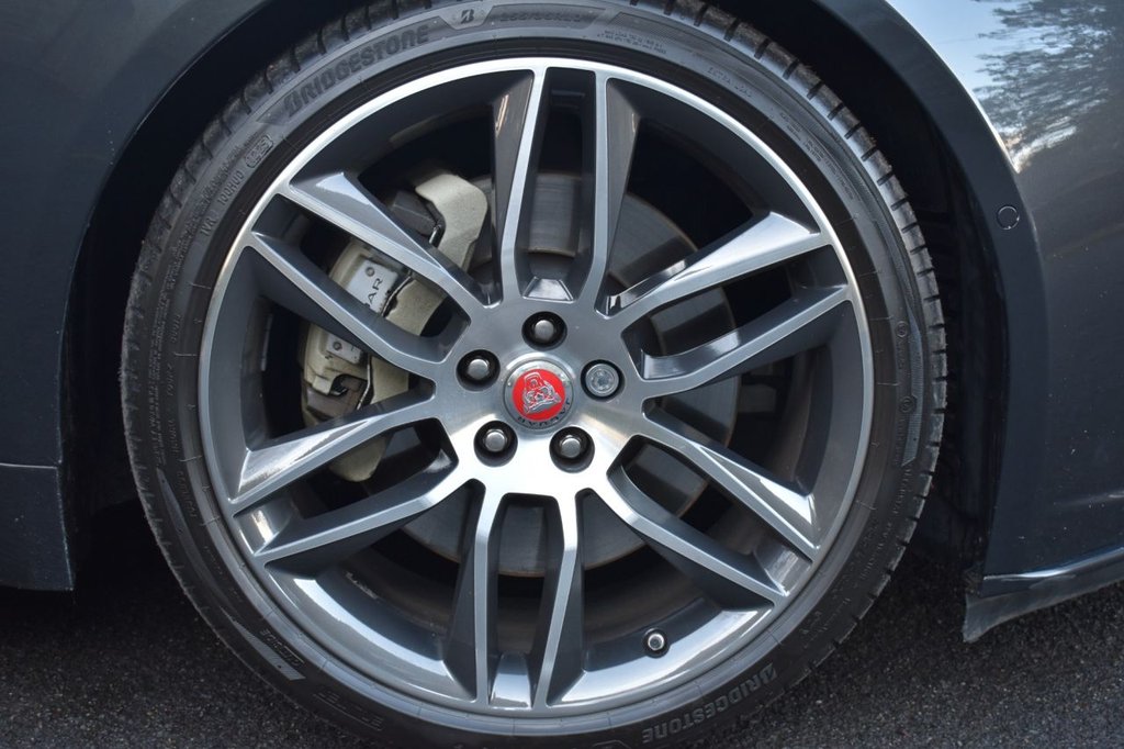 Used Jaguar F-Type 2019 for sale - 76923500: Photo 33