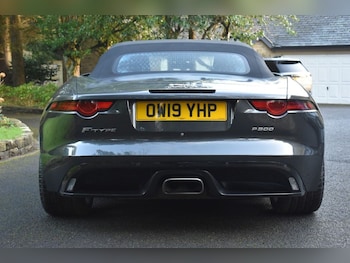 Used Jaguar F-Type 2019 for sale - 76923500: Photo