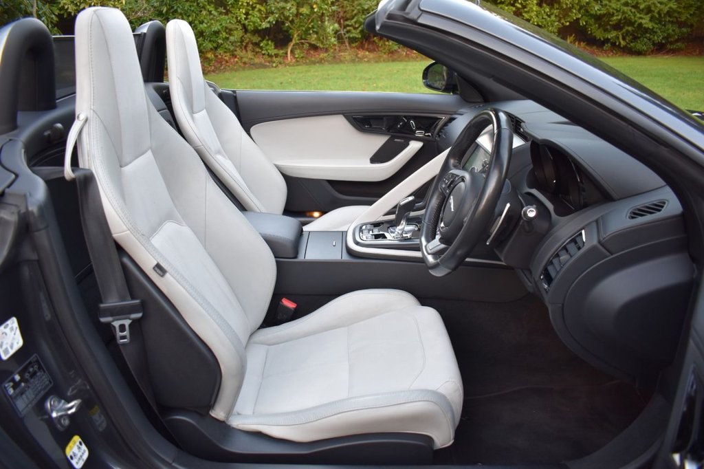 Used Jaguar F-Type 2019 for sale - 76923500: Photo 6