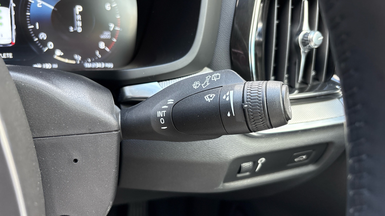 Used Volvo V60 2019 for sale - 76384893: Photo 25