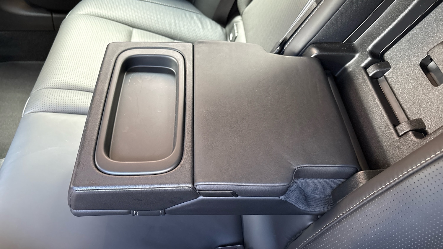 Used Volvo V60 2019 for sale - 76384893: Photo 26