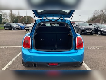 Used MINI Hatch 2018 for sale - 77796801: Photo