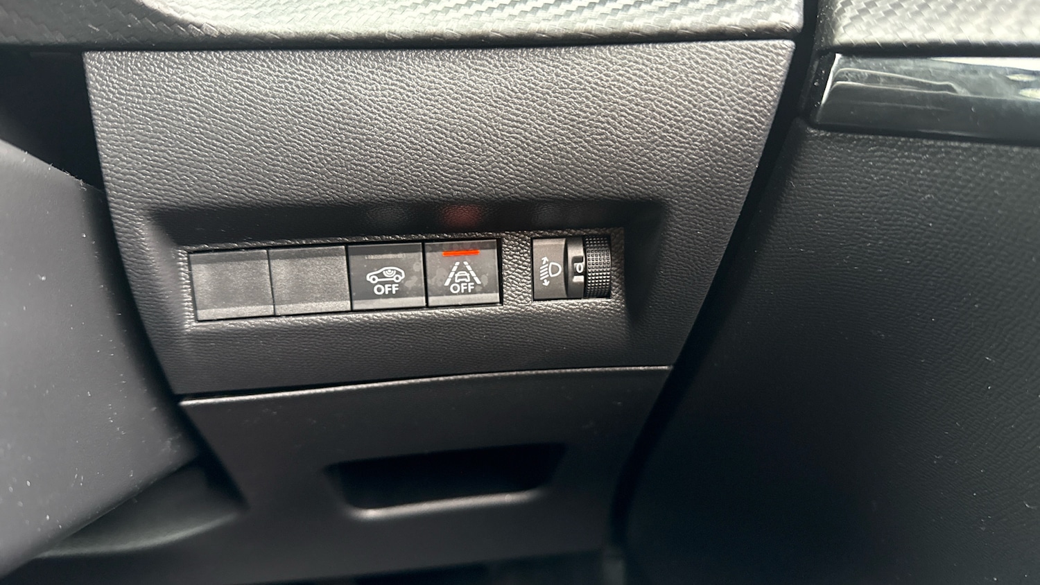 Used Peugeot 208 2021 for sale - 77898731: Photo 41