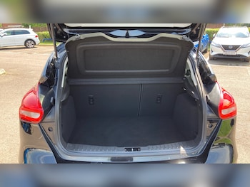 Used Ford Focus 2017 for sale - 78537016: Photo