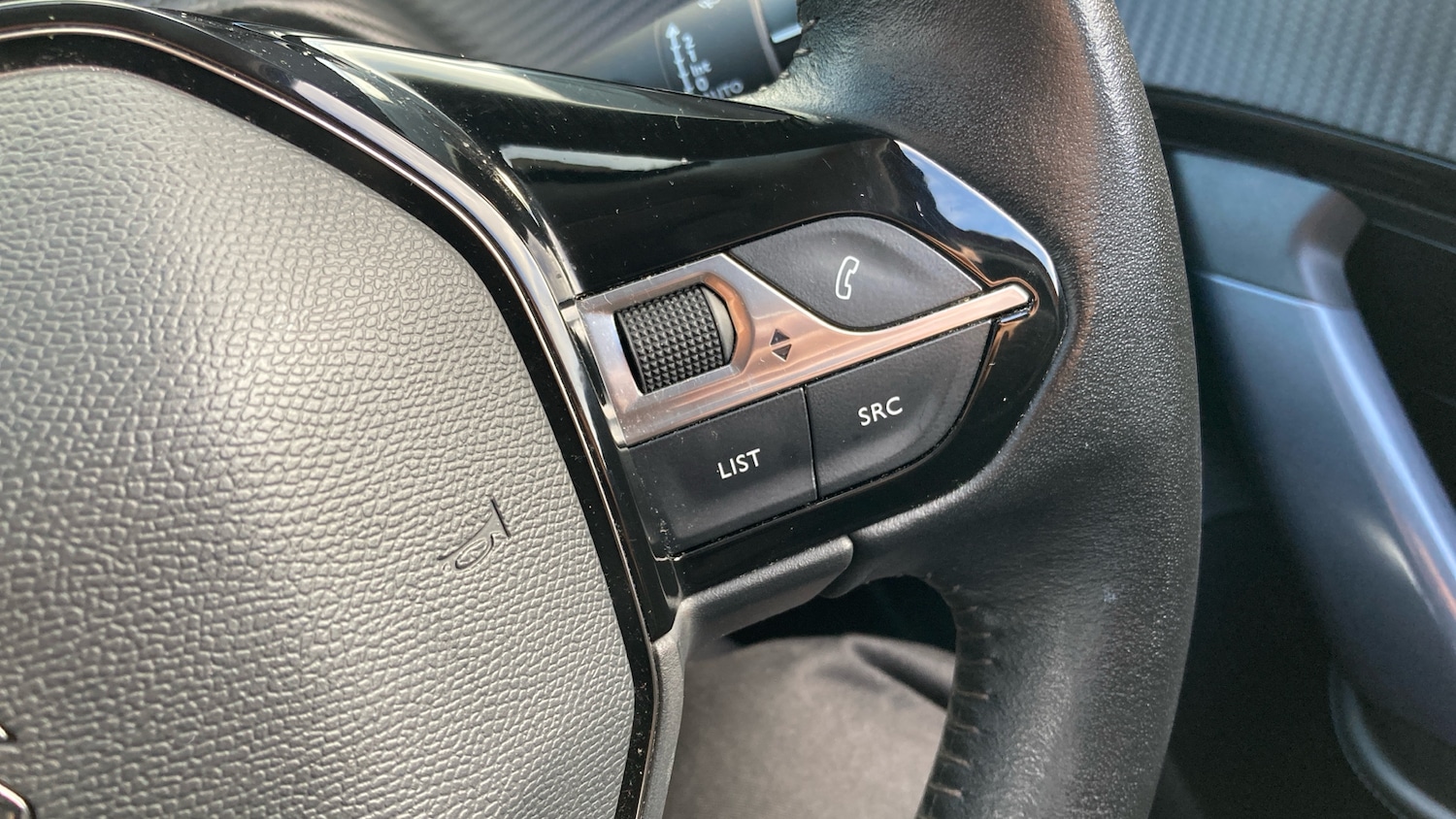 Used Peugeot 2008 2020 for sale - 76490319: Photo 25