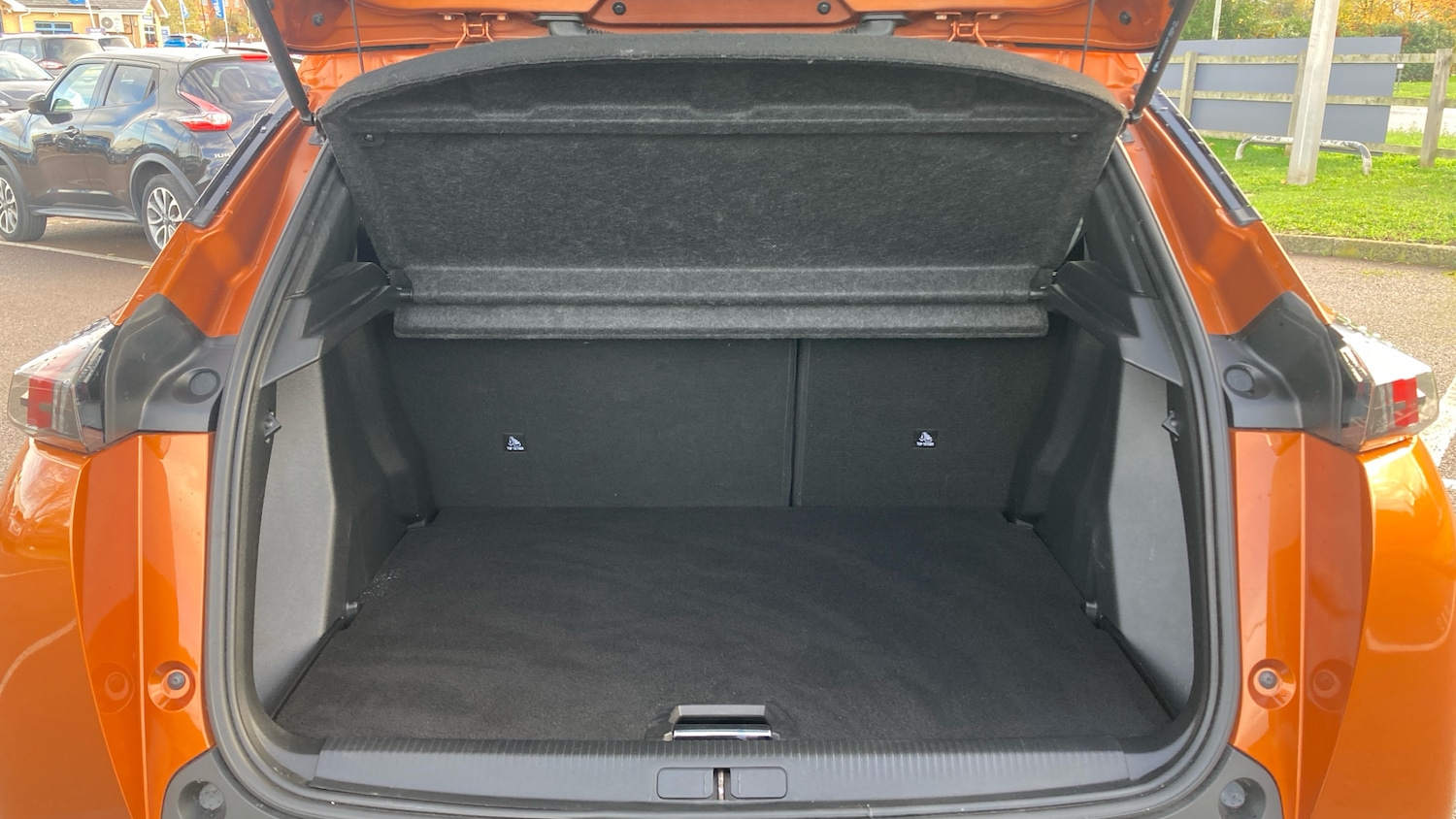 Used Peugeot 2008 2020 for sale - 76490319: Photo 4