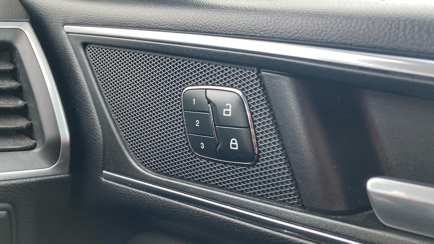 Used Ford Galaxy 2016 for sale - 77151859: Photo 24