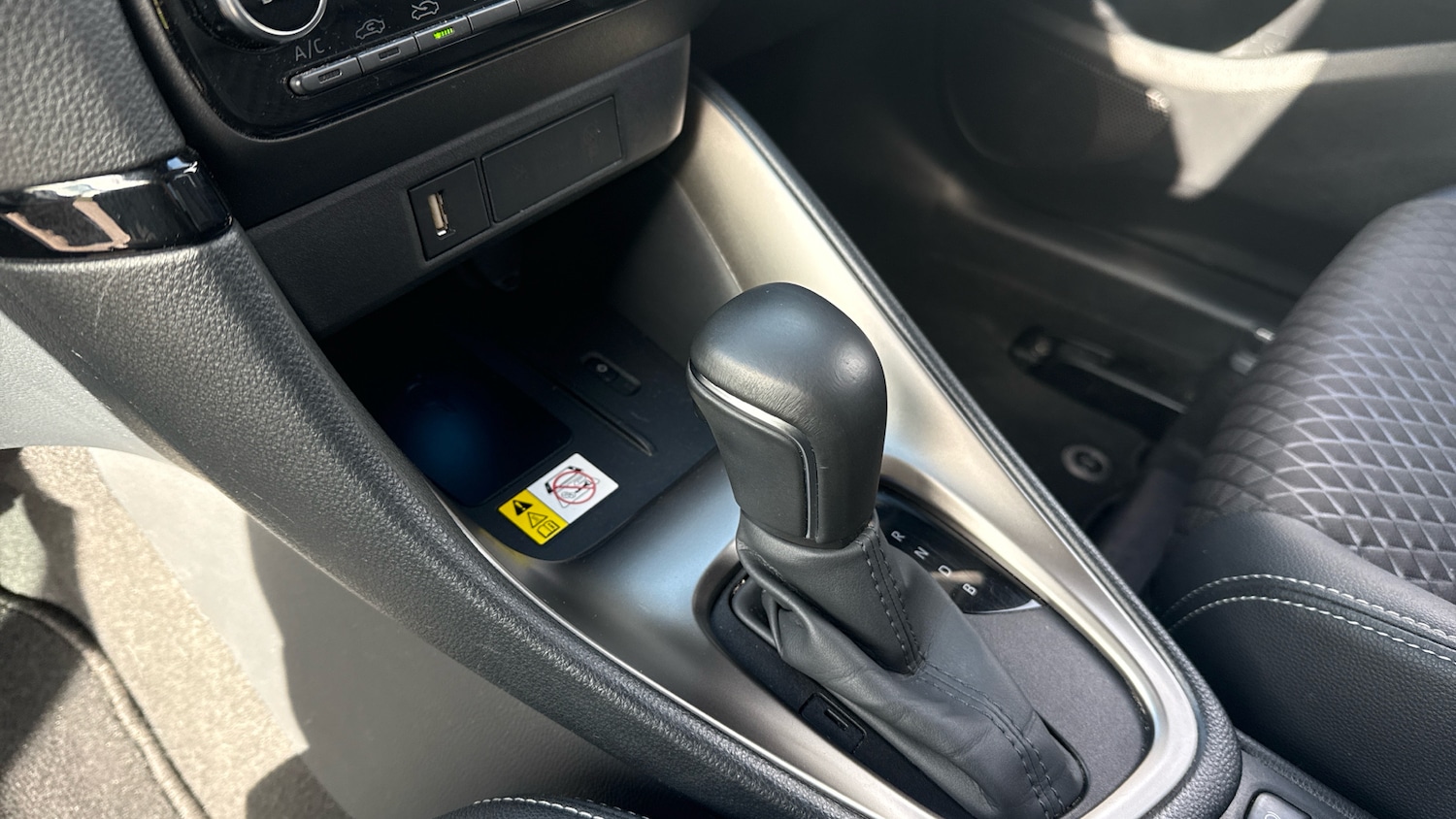 Used Mazda Mazda2 HYBRID 2023 for sale - 78025250: Photo 13