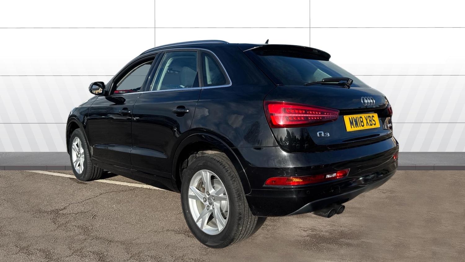 Used Audi Q3 2018 for sale - 77528069: Photo 2