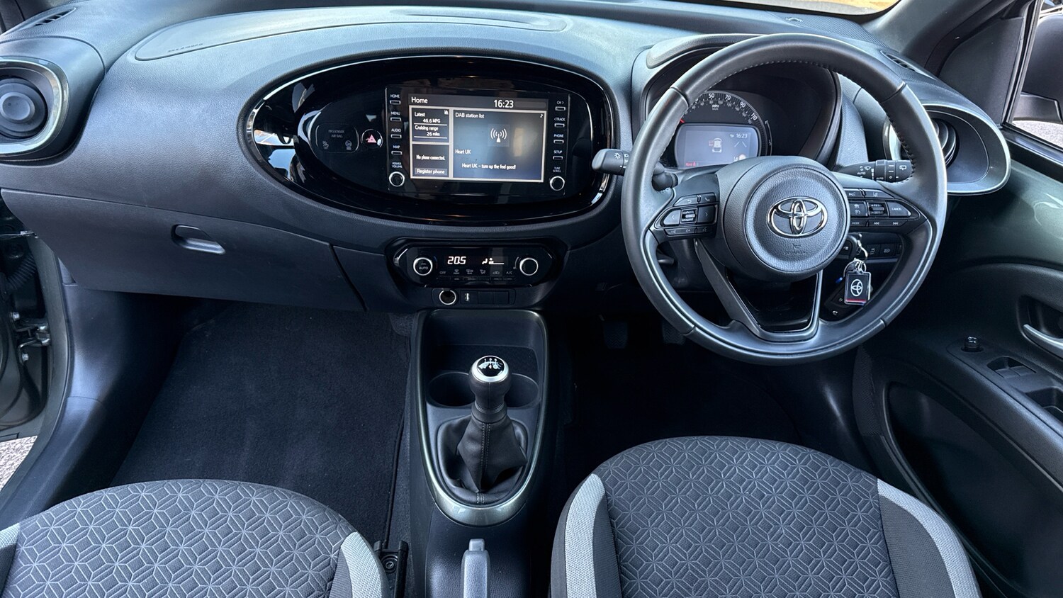 Used Toyota Aygo X 2023 for sale - 77946008: Photo 10