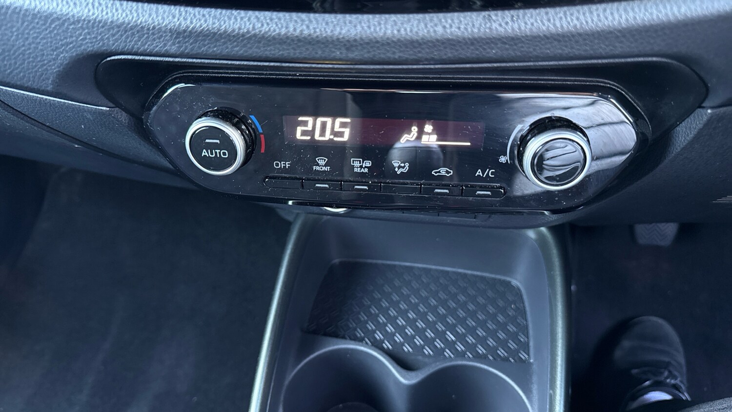 Used Toyota Aygo X 2023 for sale - 77946008: Photo 38