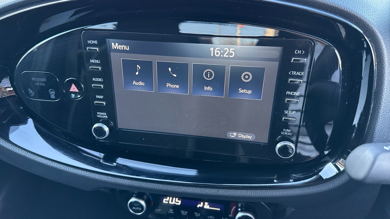 Used Toyota Aygo X 2023 for sale - 77946008: Photo 40