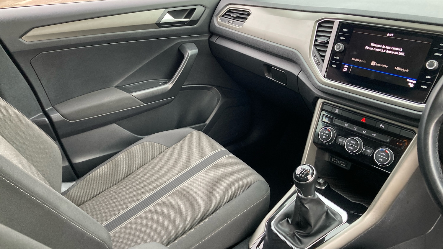 Used Volkswagen T-Roc 2020 for sale - 77323836: Photo 14