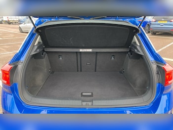 Used Volkswagen T-Roc 2020 for sale - 77323836: Photo