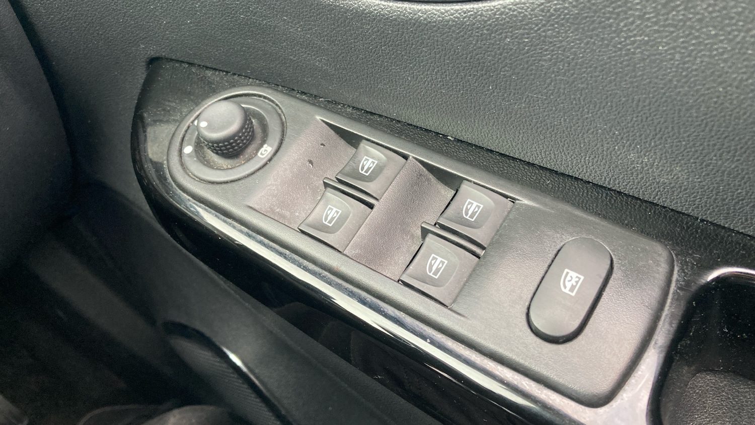 Used Renault Captur 2017 for sale - 77168453: Photo 23