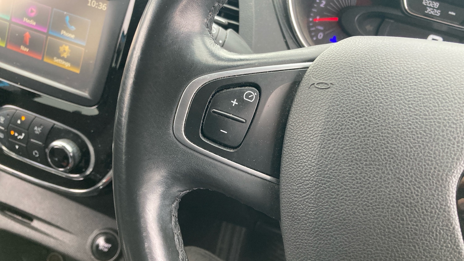 Used Renault Captur 2017 for sale - 77168453: Photo 27