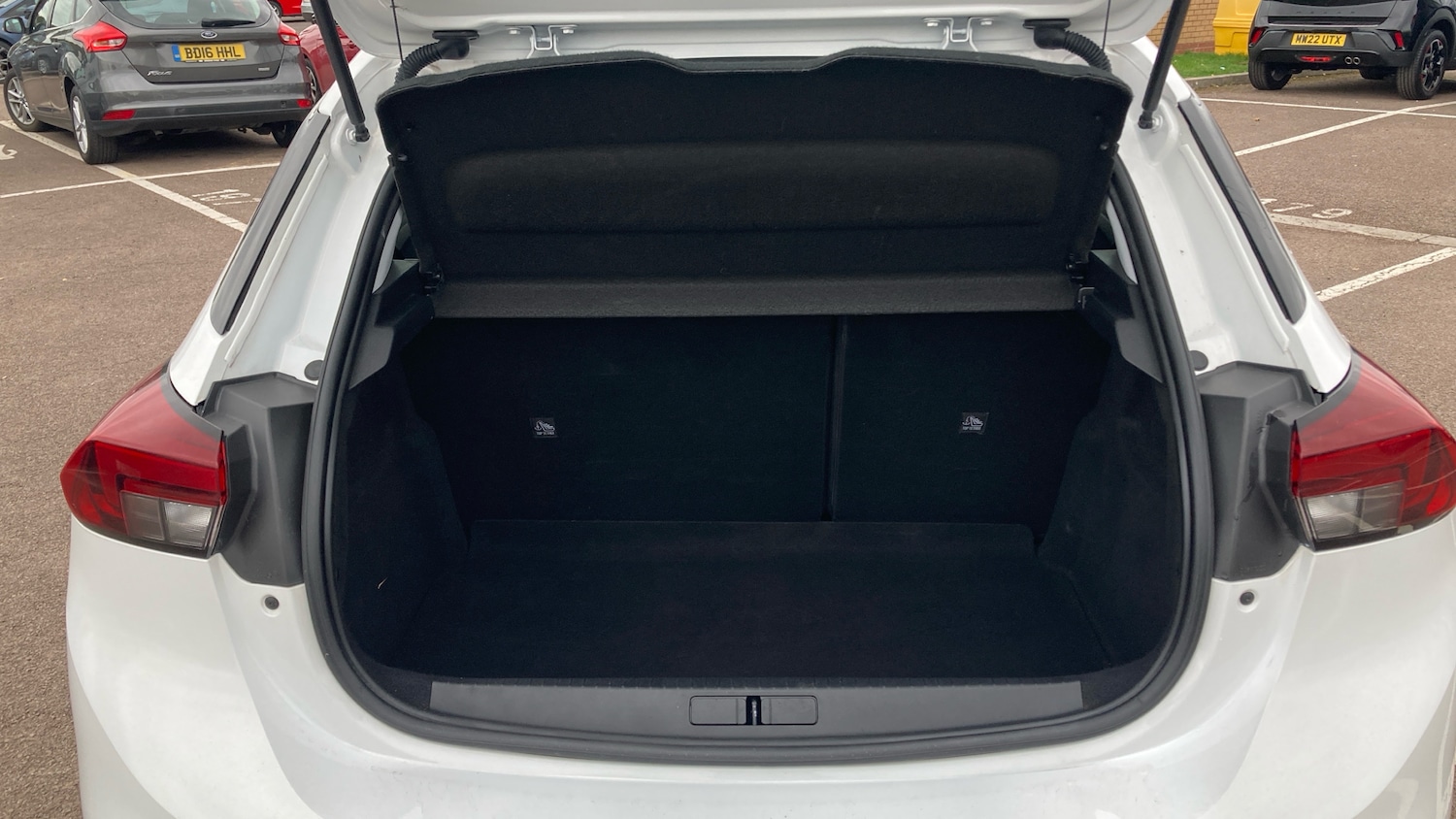 Used Vauxhall Corsa 2020 for sale - 76352404: Photo 4