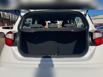 Used Hyundai i10 2023 for sale - 77323835: Photo