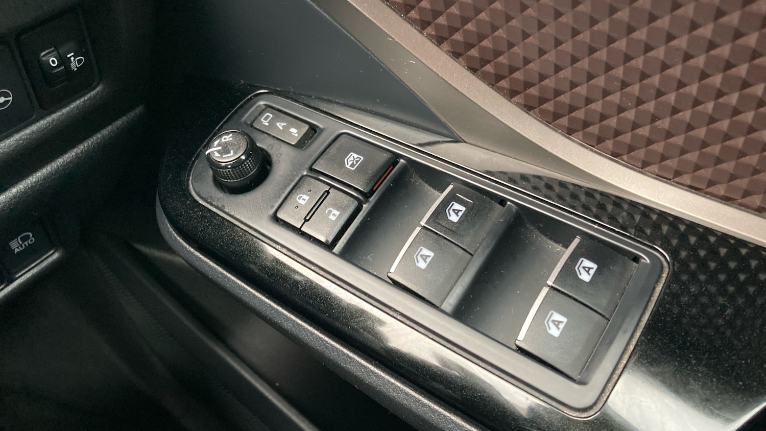 Used Toyota C-HR 2017 for sale - 77124008: Photo 21