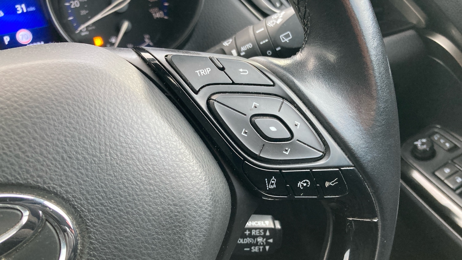 Used Toyota C-HR 2017 for sale - 77124008: Photo 24