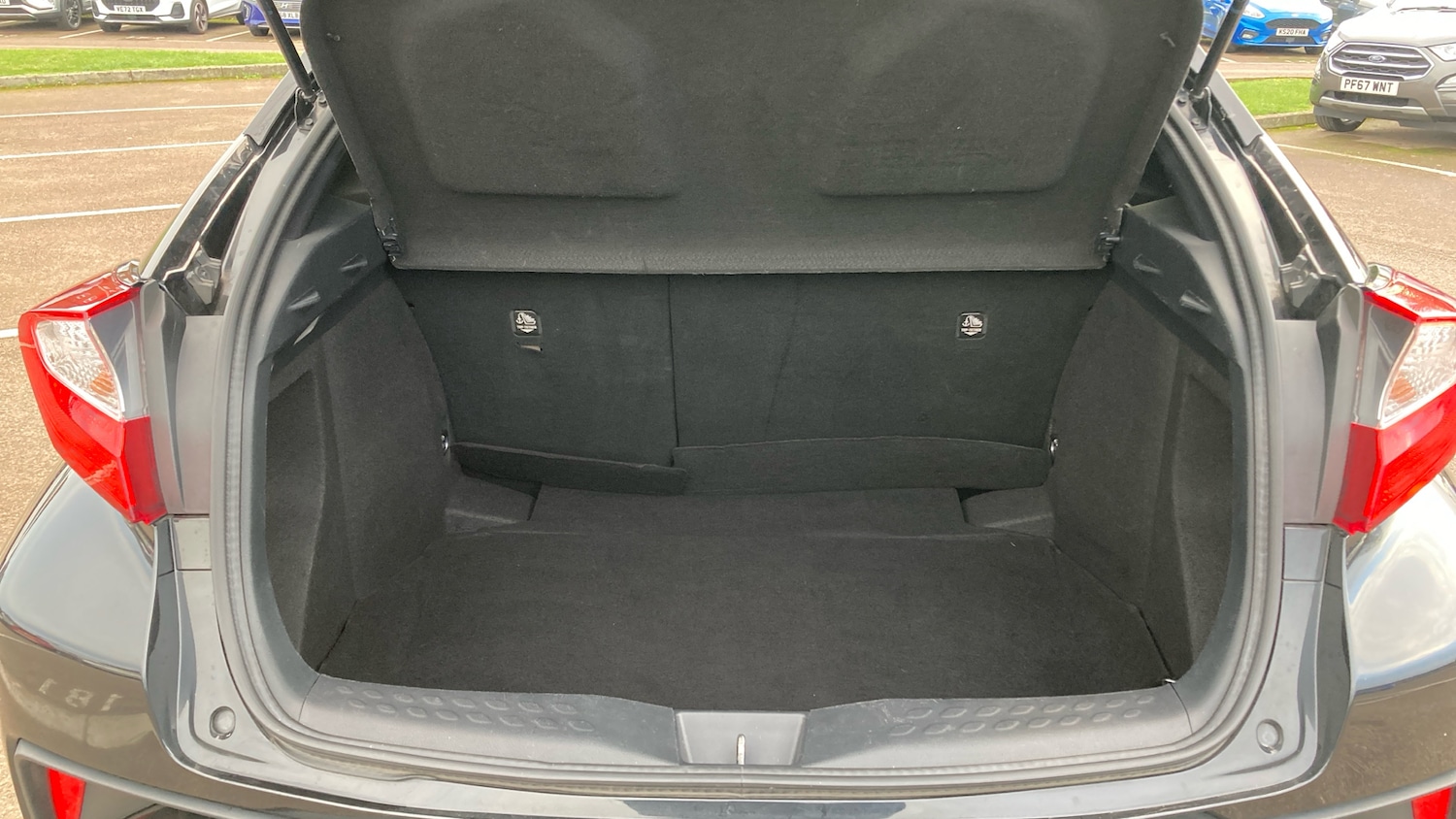 Used Toyota C-HR 2017 for sale - 77124008: Photo 4