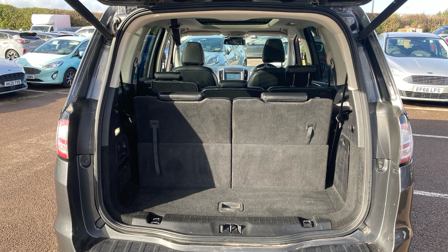 Used Ford Galaxy 2017 for sale - 76576512: Photo 4