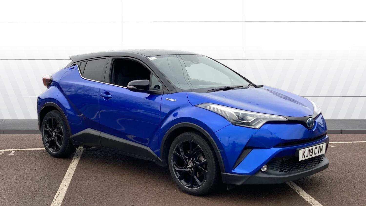 Used Toyota C-HR 2019 for sale - 76734345: Photo 1