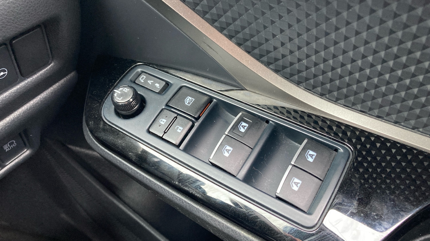 Used Toyota C-HR 2019 for sale - 76734345: Photo 22