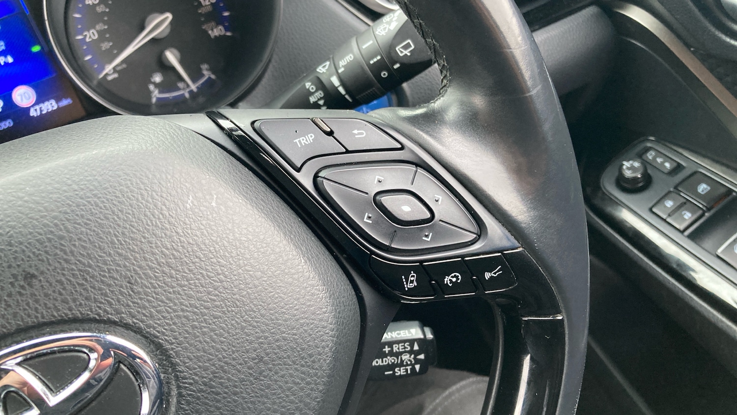 Used Toyota C-HR 2019 for sale - 76734345: Photo 25