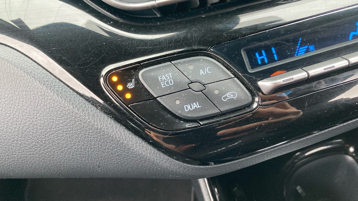 Used Toyota C-HR 2019 for sale - 76734345: Photo 30